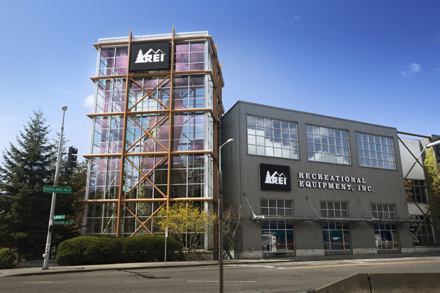 REI customer service contact details